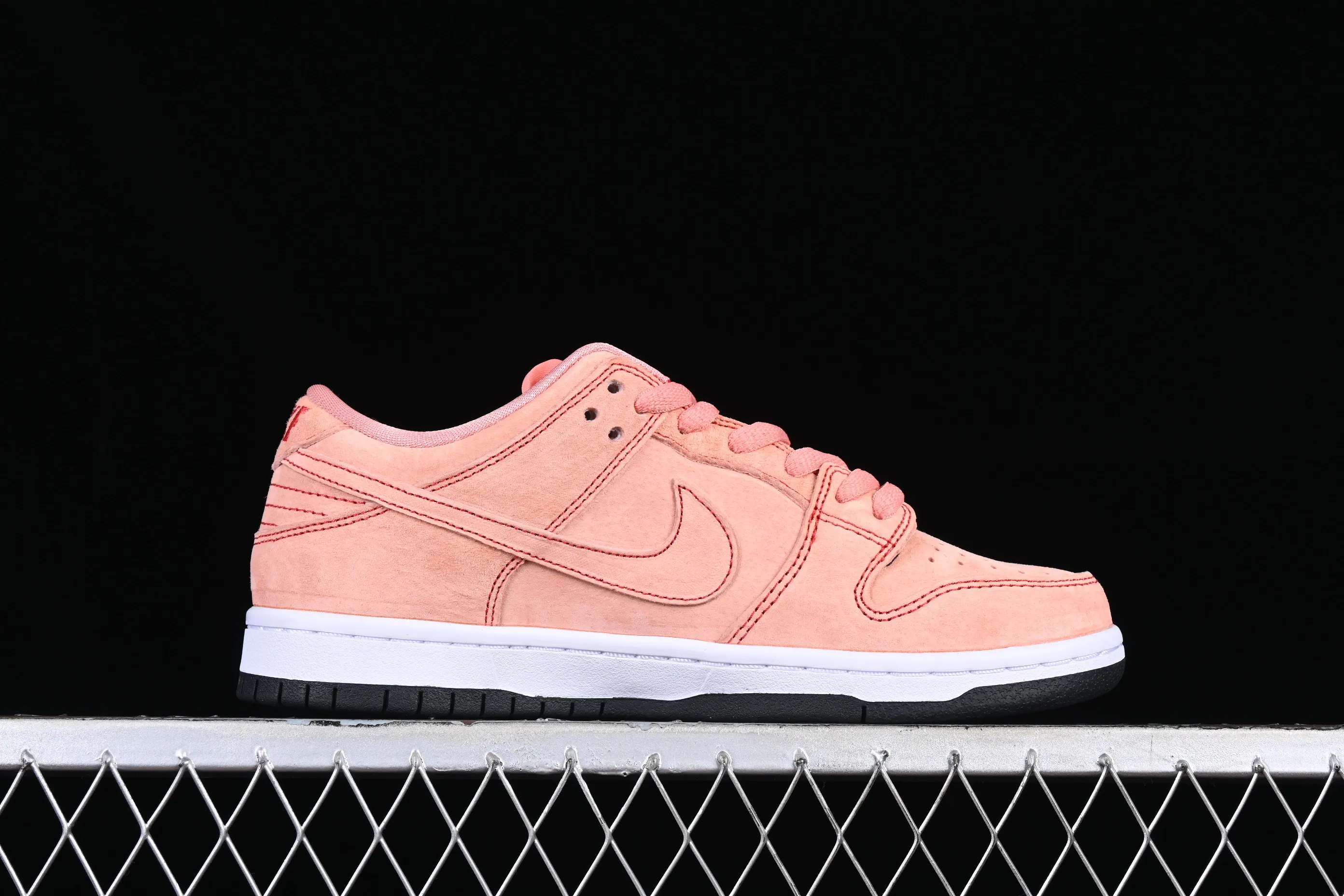 All Categories Nk SB Dunk Series Nk SB Dunk Low low-top sneakers NK SB Dunk Low "Pink" suede pink salmon pink and white suede smashed backboard fashion casual sneakers CV1655-600